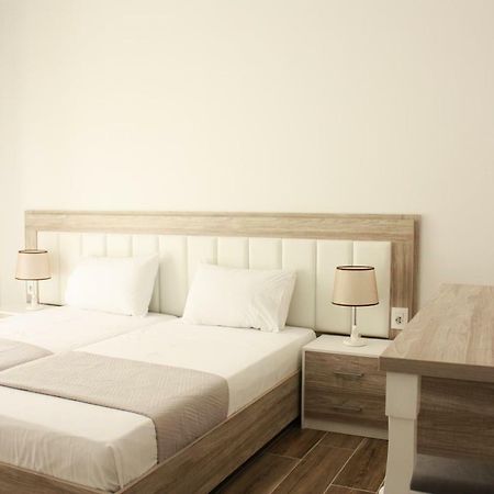 Alexandra'S Apartments Sarande Ngoại thất bức ảnh