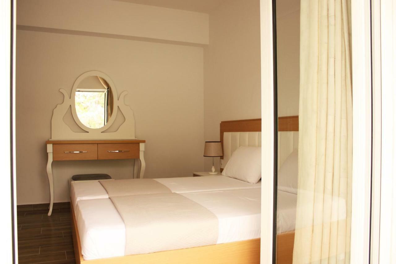 Alexandra'S Apartments Sarande Ngoại thất bức ảnh