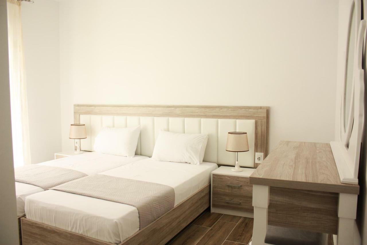 Alexandra'S Apartments Sarande Ngoại thất bức ảnh
