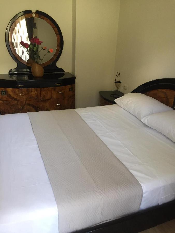 Alexandra'S Apartments Sarande Ngoại thất bức ảnh